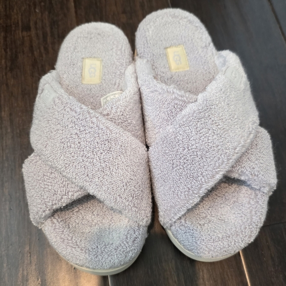 UGG Women's Size 9 Fuzz Sugar Terry Cross Metal Grey Slide Slippers Soft Cozy - Picture 1 of 9